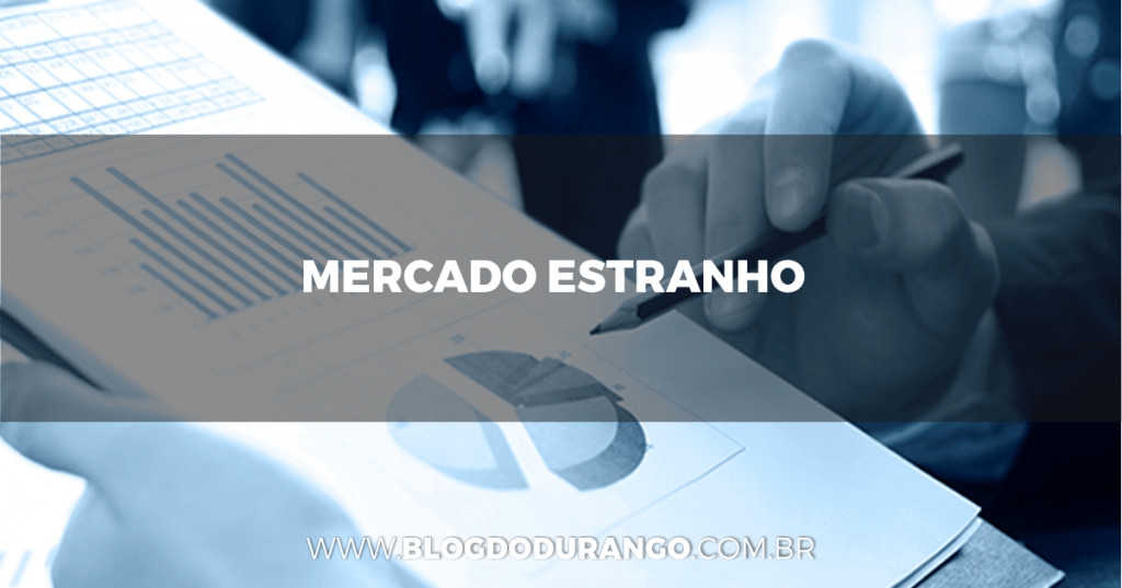 Durango Duarte - Mercado Estranho